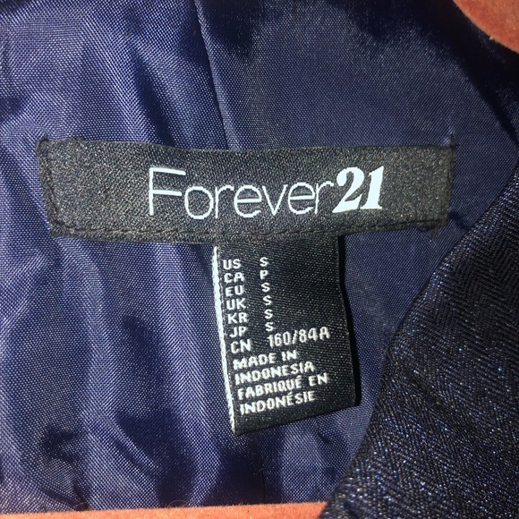 Chic and simple dress - Picture 3 of 4